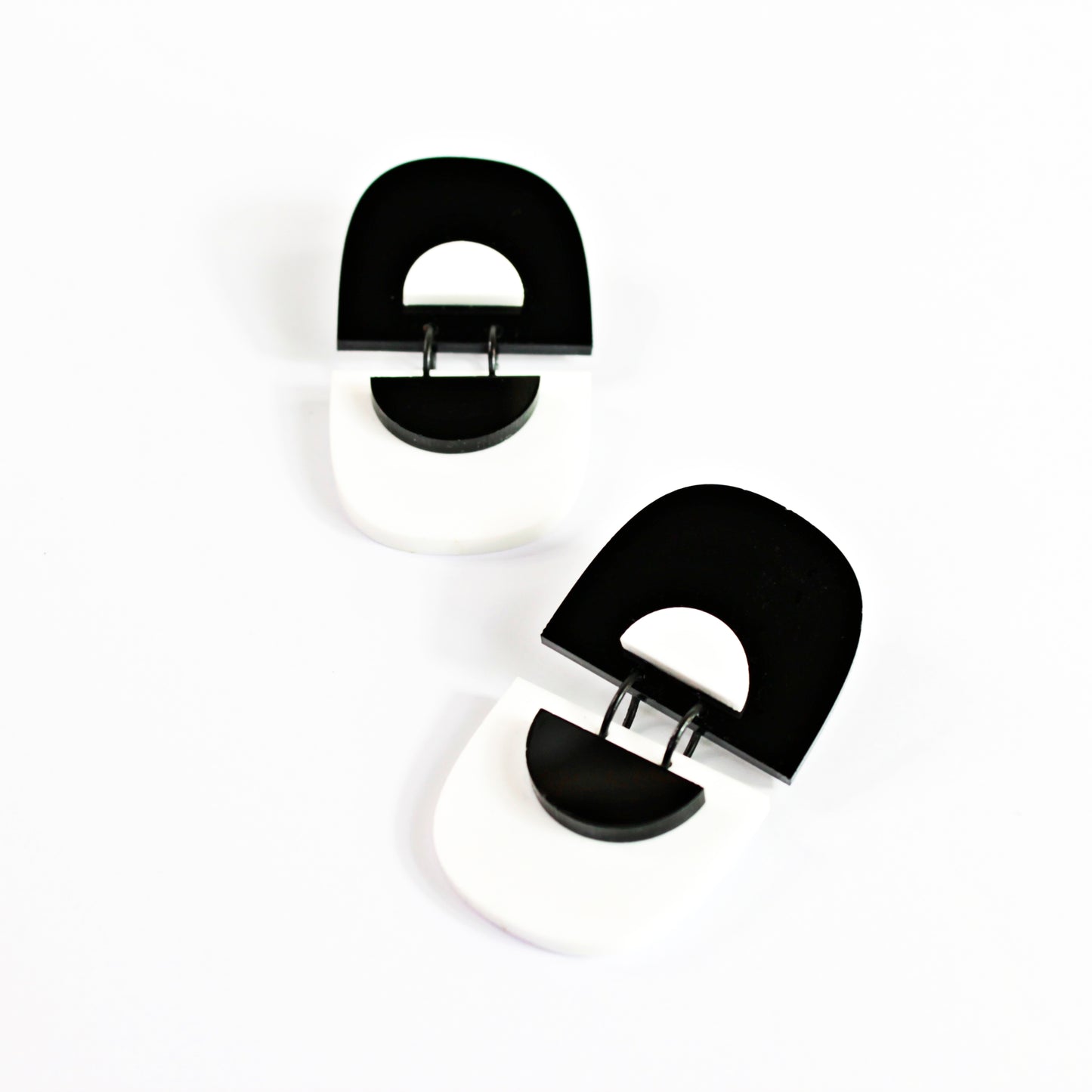 OJIPLATICA blanco-negro
