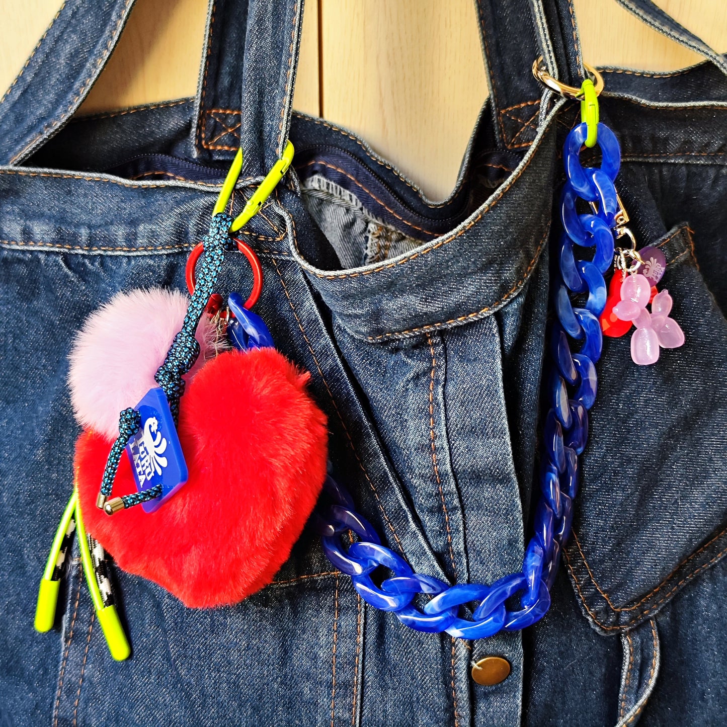 charm CORAZON PELUCHE ROJO EXTENSIBLE