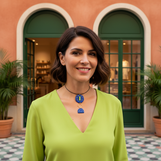 collar NOVA azul